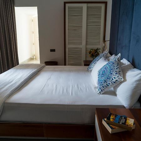 Four Petals Inn Коломбо Екстериор снимка