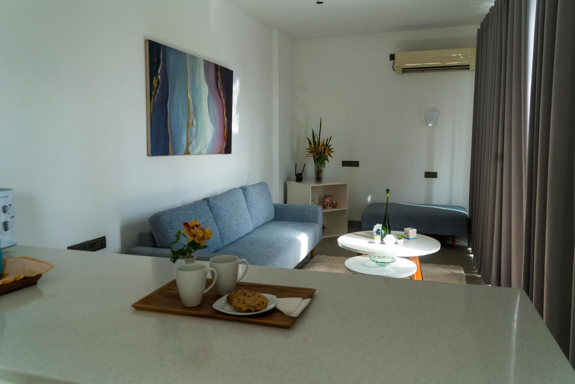 Four Petals Inn Коломбо Екстериор снимка