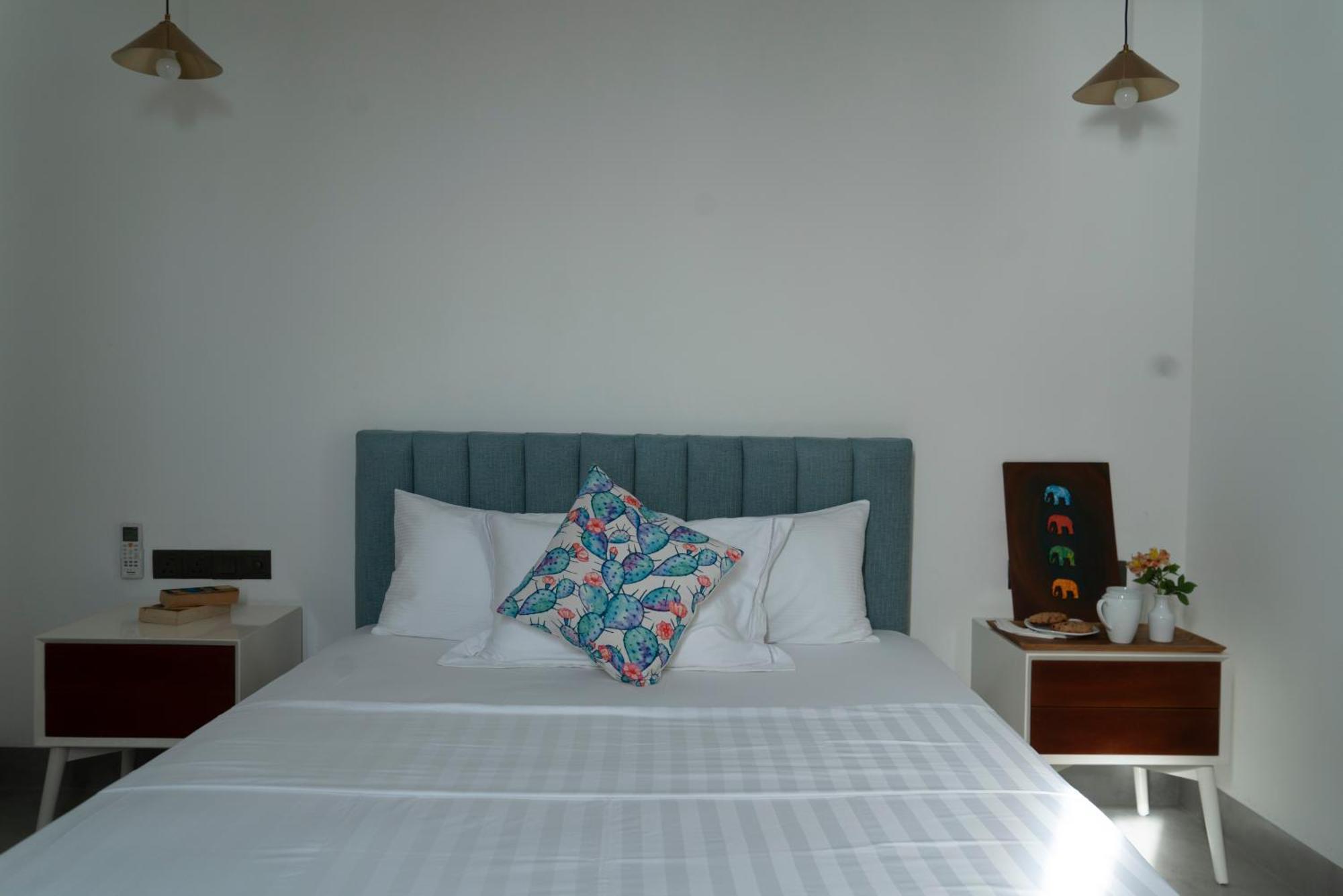 Four Petals Inn Коломбо Екстериор снимка