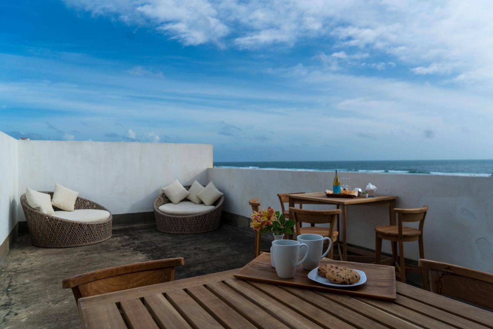 Four Petals Inn Коломбо Екстериор снимка