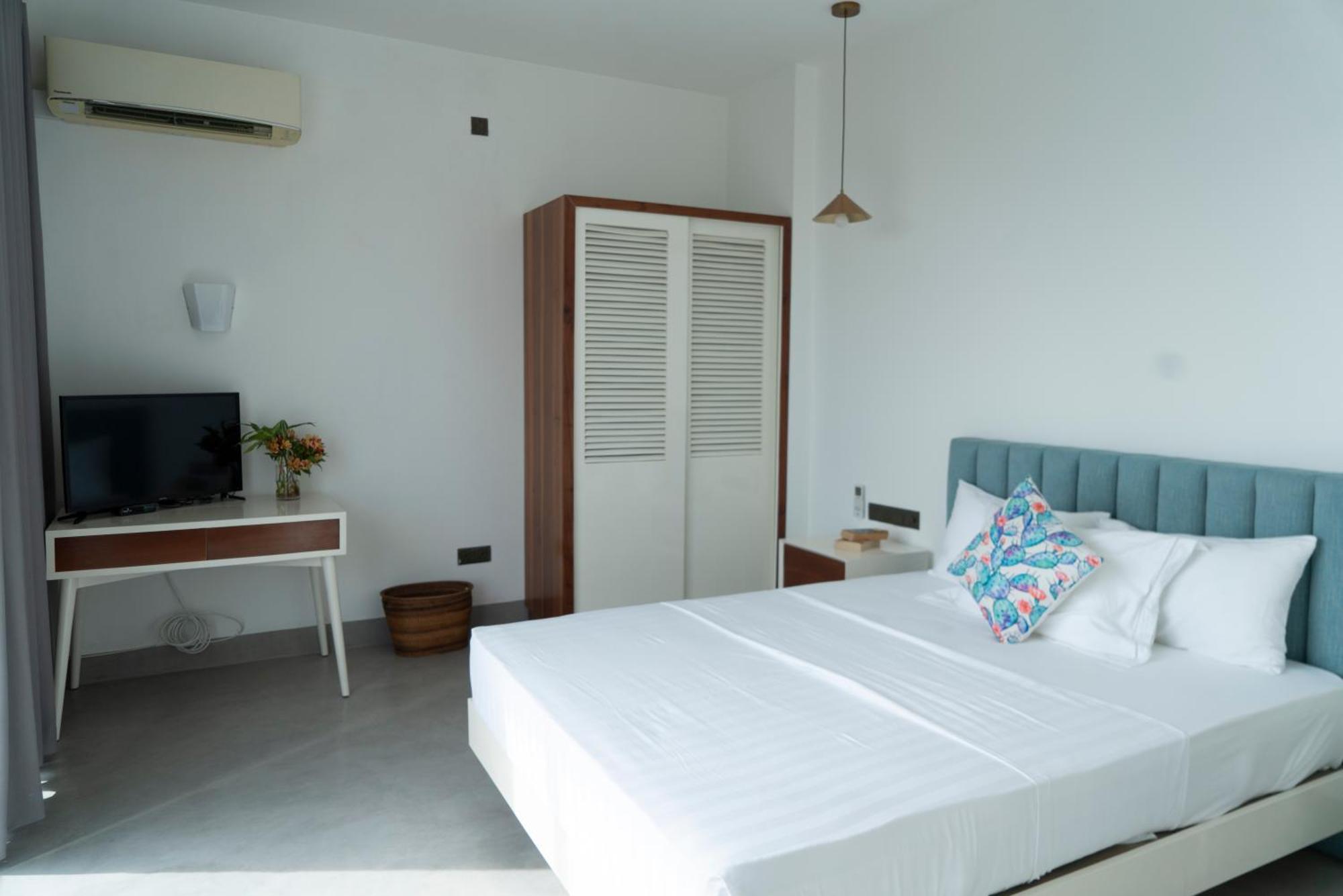 Four Petals Inn Коломбо Екстериор снимка
