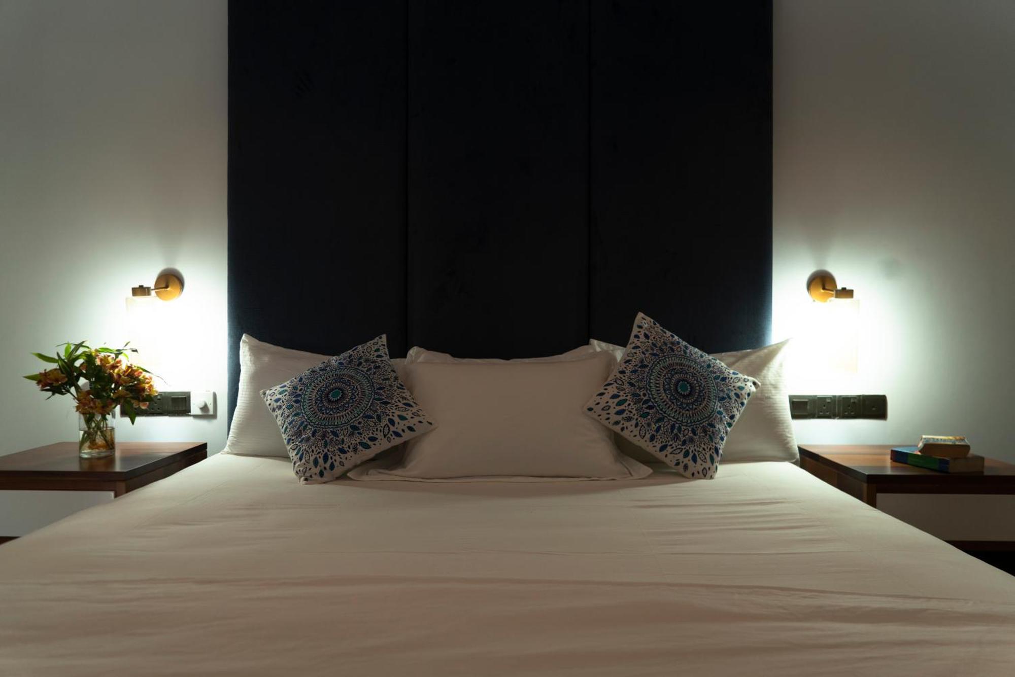 Four Petals Inn Коломбо Екстериор снимка