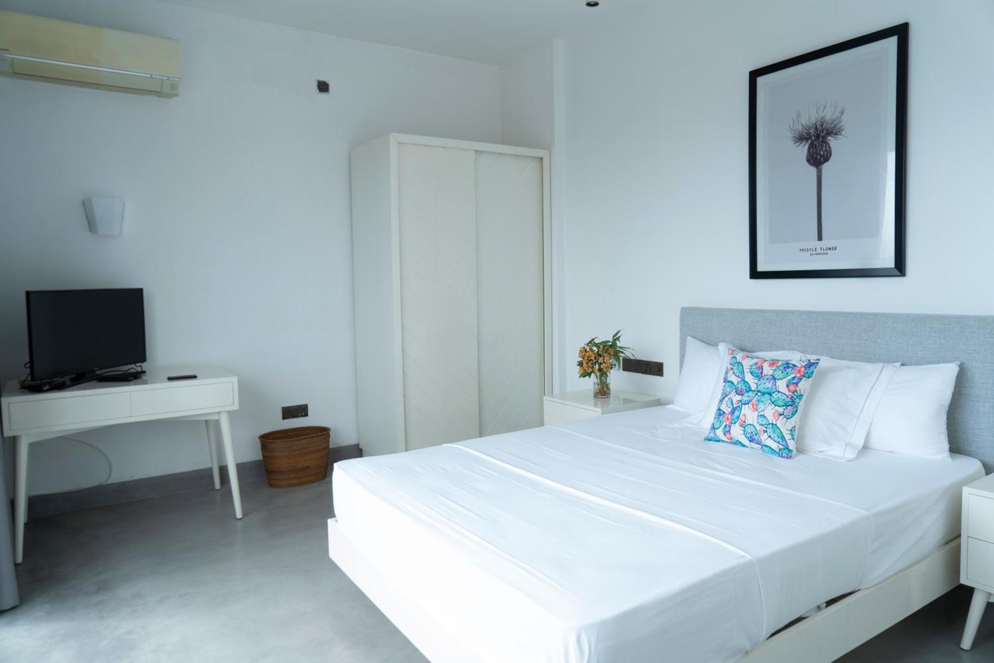 Four Petals Inn Коломбо Екстериор снимка